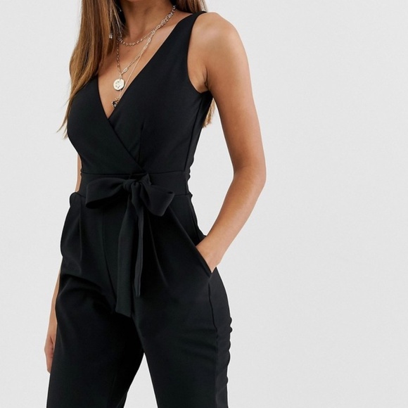 Black tie waist Jumpsuit - Picture 2 of 5